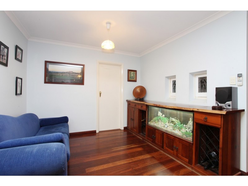 16 Vista Street, Kensington WA 6151