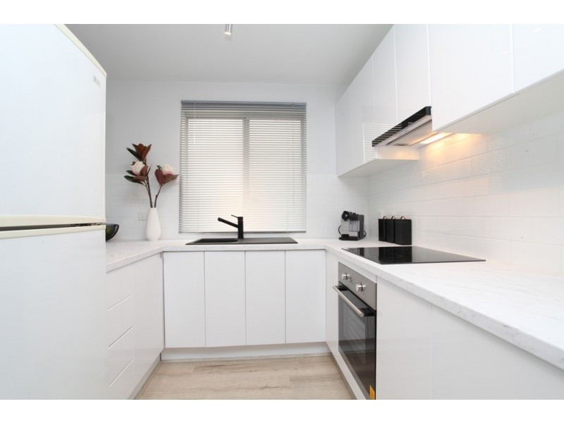 19W/107 Washington Street, Victoria Park WA 6100