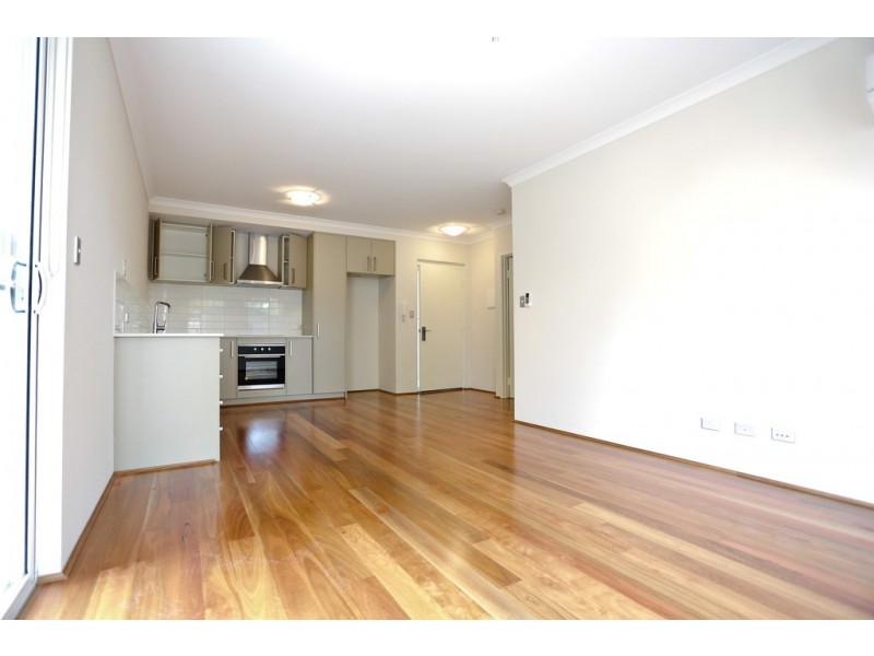 8/76 Kooyong Road, Rivervale WA 6103