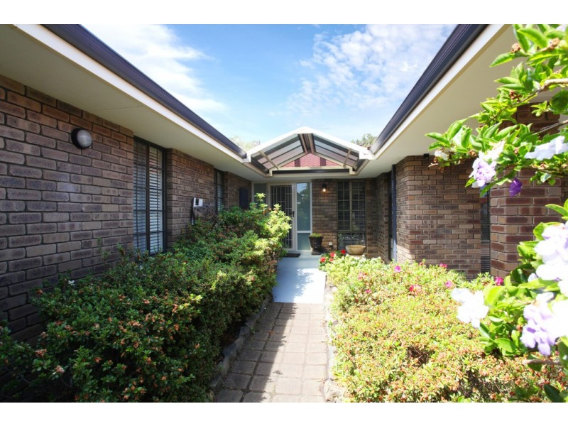 27 Iandra Loop, Willetton WA 6155