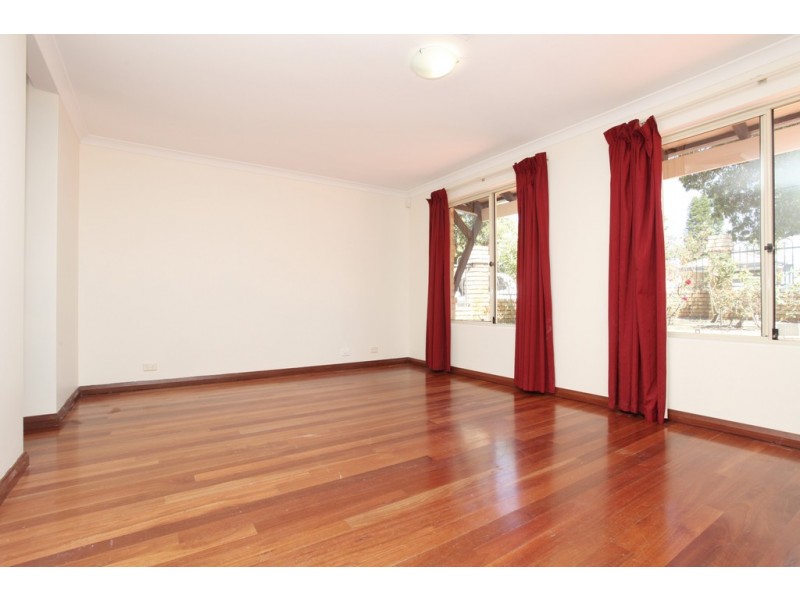 52 Pitt Street, St James WA 6102