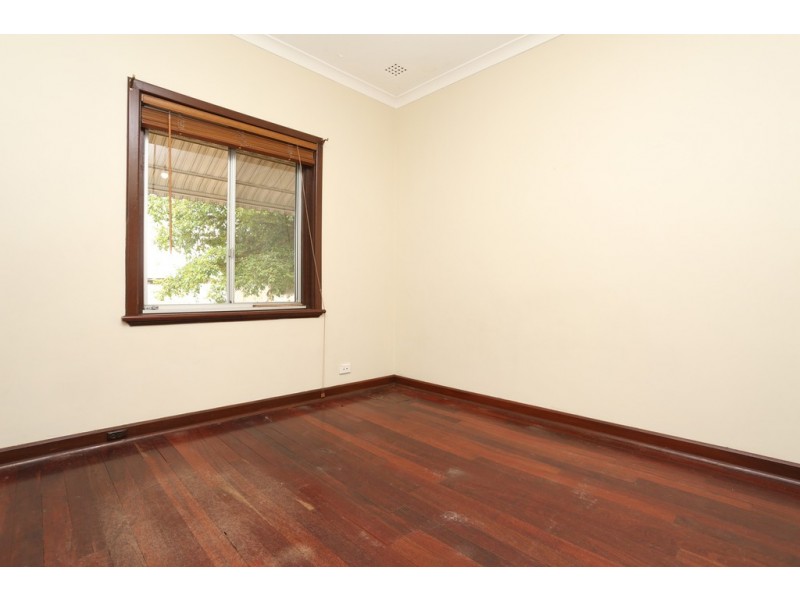 396 Berwick Street, St James WA 6102