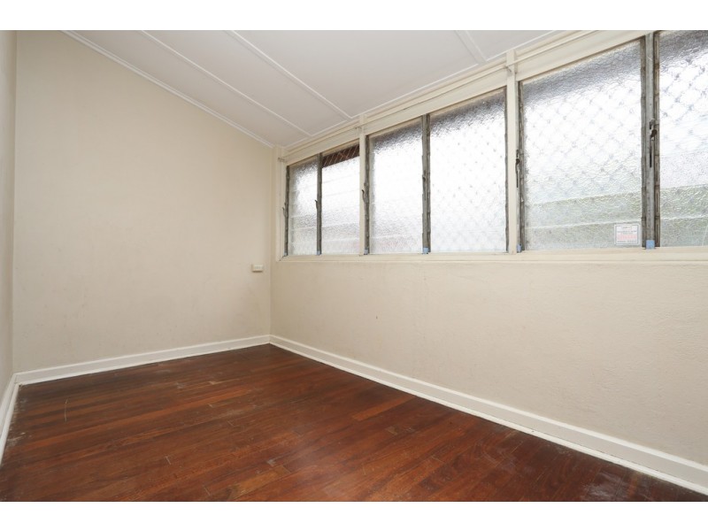 396 Berwick Street, St James WA 6102