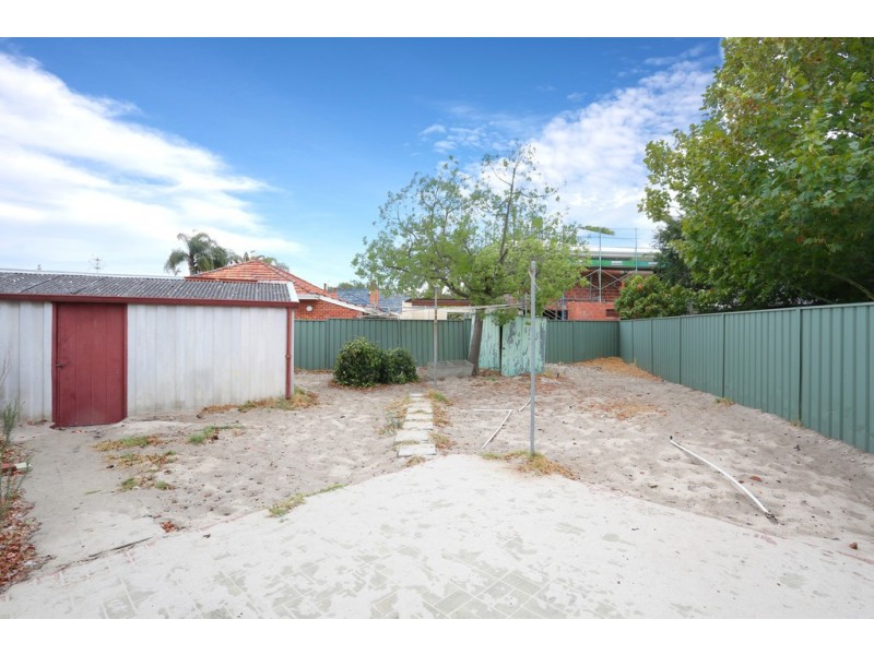 396 Berwick Street, St James WA 6102