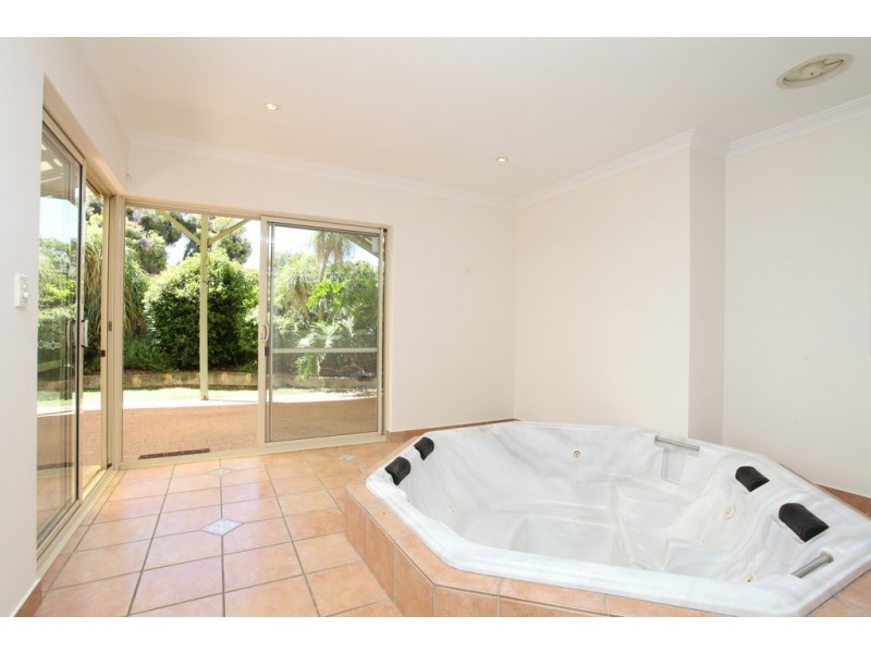 16 Gascoyne Street, East Victoria Park WA 6101