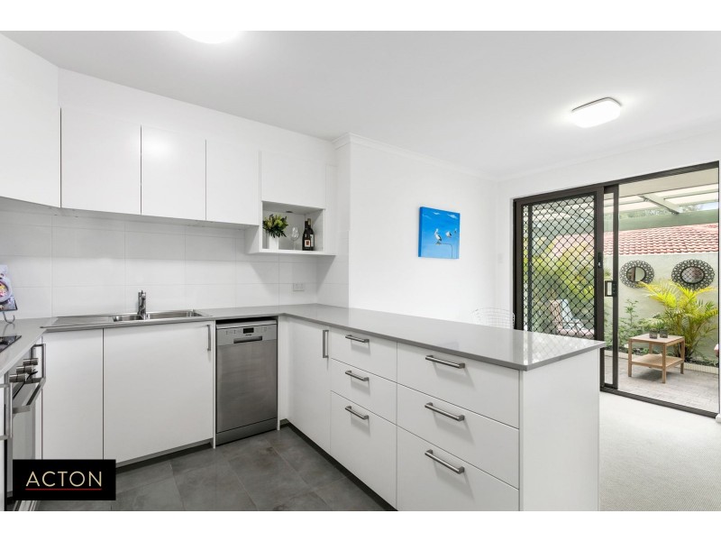 8/2 Lakeside Terrace, Mount Pleasant WA 6153