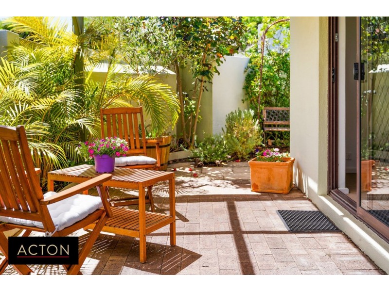 8/2 Lakeside Terrace, Mount Pleasant WA 6153