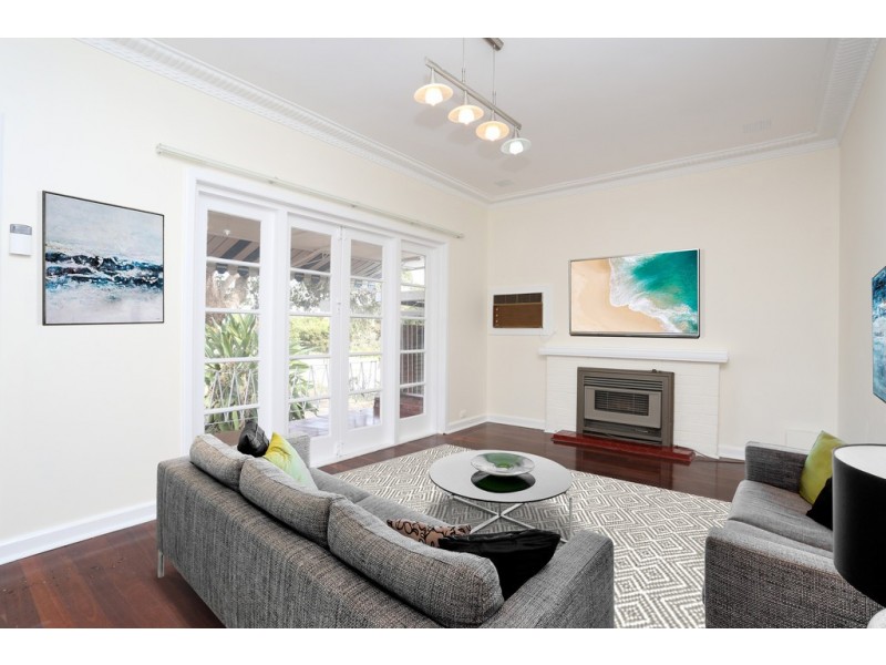 4 Clinton Avenue, St James WA 6102