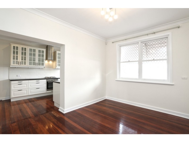 4 Clinton Avenue, St James WA 6102