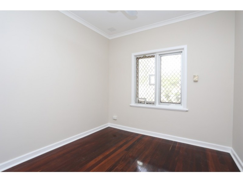 4 Clinton Avenue, St James WA 6102