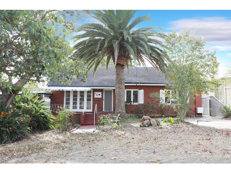 4 Clinton Avenue, St James WA 6102