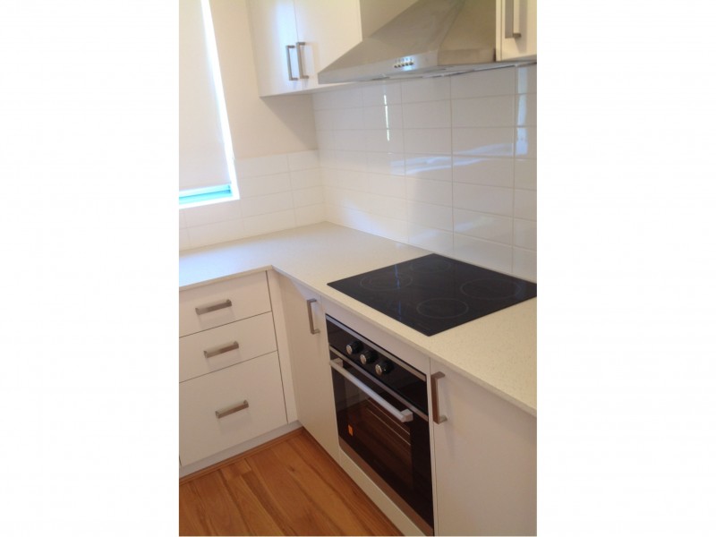 2/4 Hendra Street, Cloverdale WA 6105