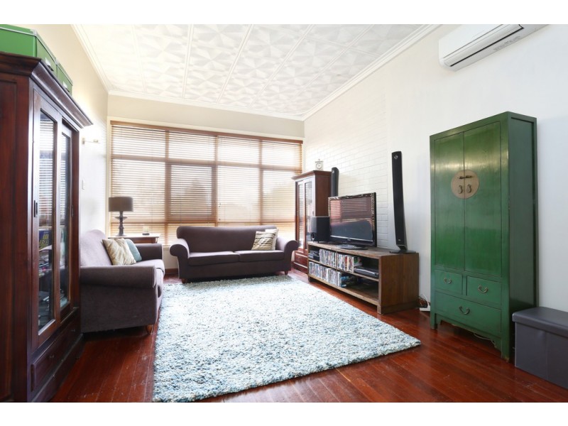 4 Shelshaw Street, Melville WA 6156