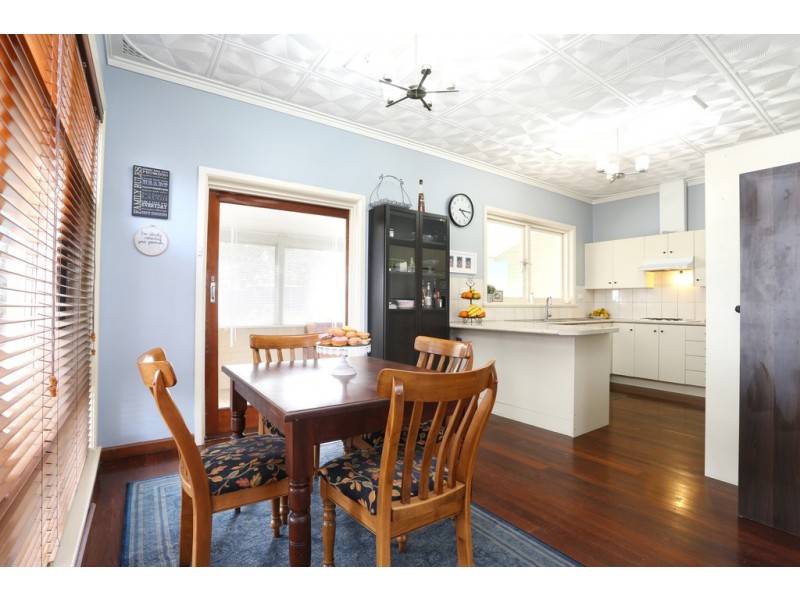 4 Shelshaw Street, Melville WA 6156