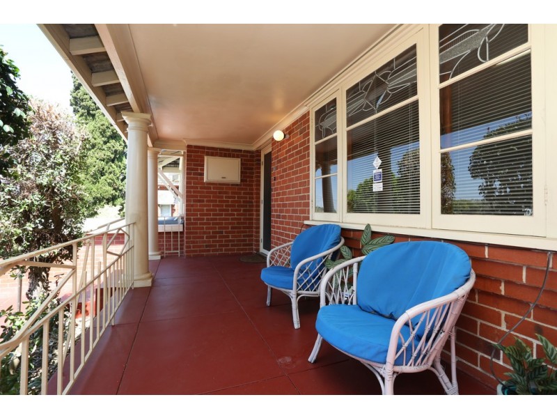 9 Victoria Street, St James WA 6102