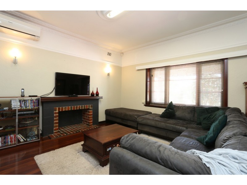 9 Victoria Street, St James WA 6102