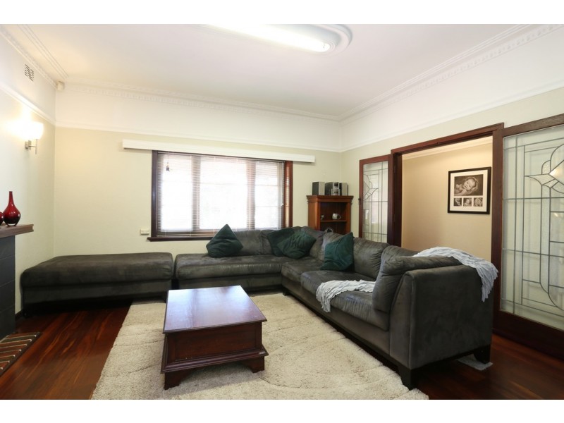 9 Victoria Street, St James WA 6102