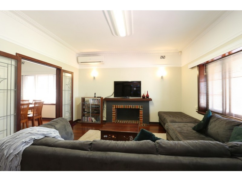 9 Victoria Street, St James WA 6102