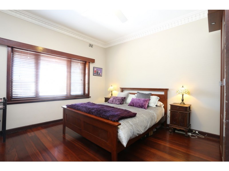 9 Victoria Street, St James WA 6102