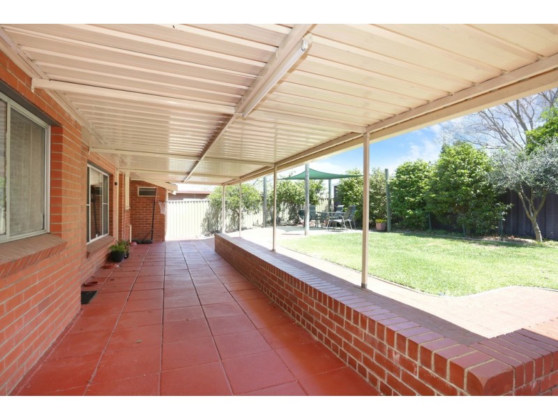 9 Victoria Street, St James WA 6102