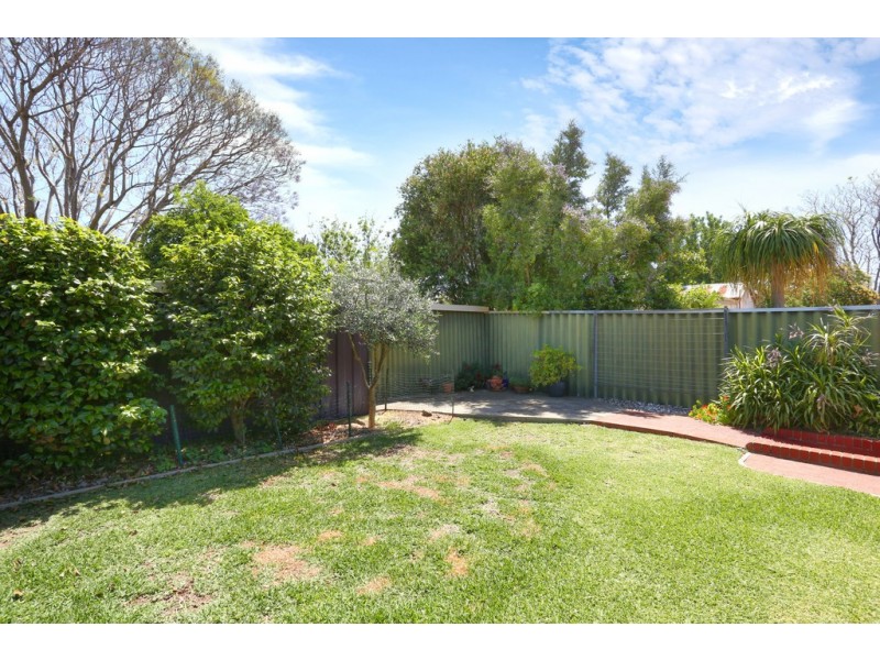 9 Victoria Street, St James WA 6102