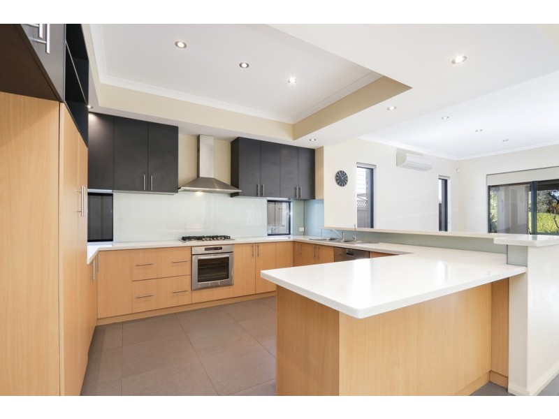 11 Lawrence Street, Bayswater WA 6053