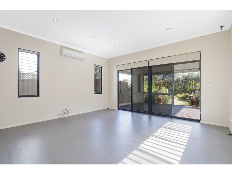 11 Lawrence Street, Bayswater WA 6053