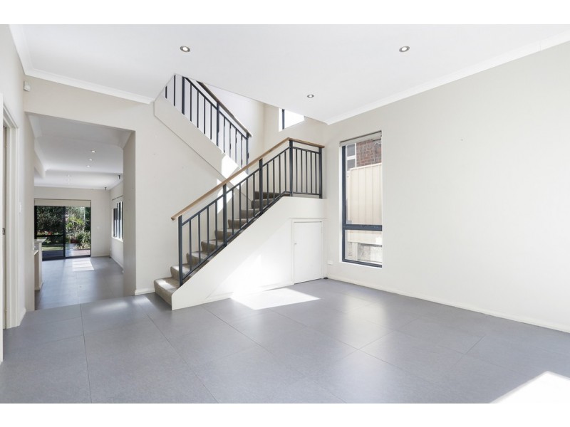 11 Lawrence Street, Bayswater WA 6053