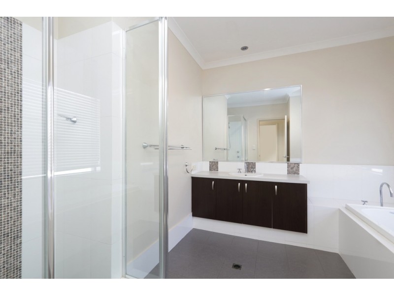 11 Lawrence Street, Bayswater WA 6053