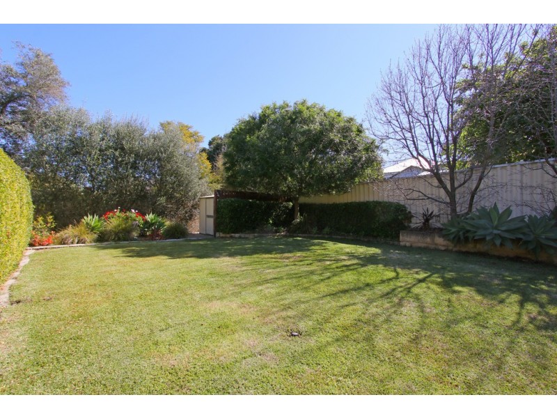 11 Lawrence Street, Bayswater WA 6053