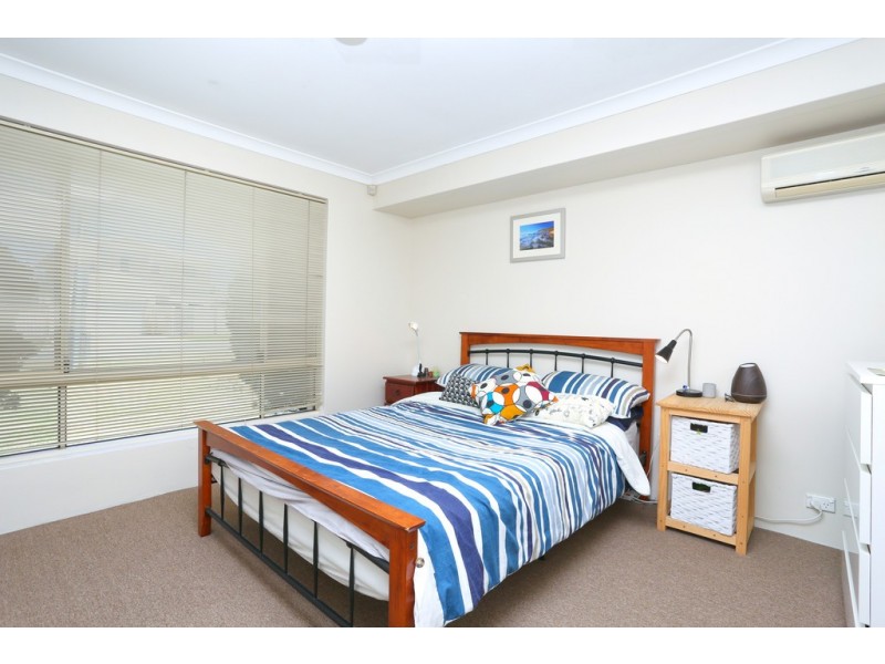 82 Upton Street, St James WA 6102