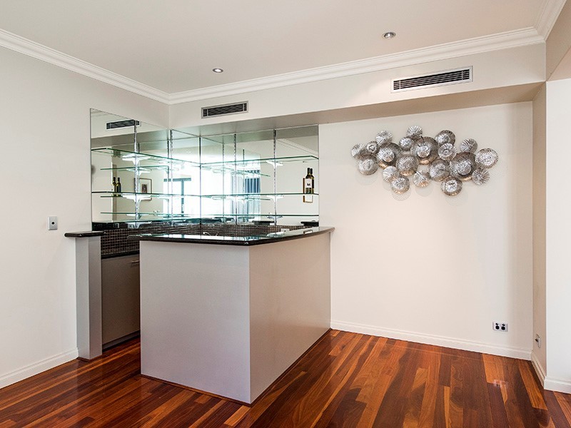 4 Hogg Avenue, Salter Point WA 6152