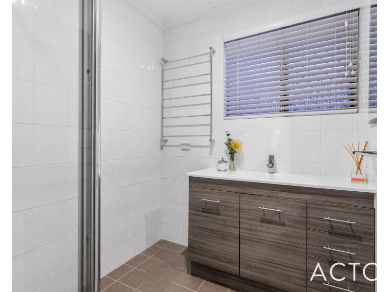 4/159 Melville Parade, Como WA 6152