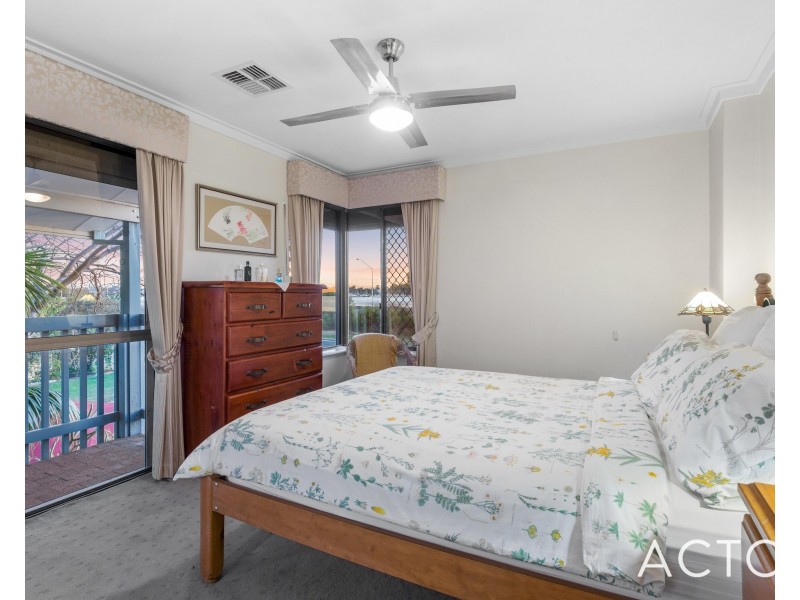 4/159 Melville Parade, Como WA 6152