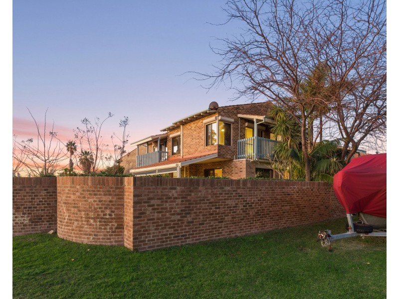 4/159 Melville Parade, Como WA 6152