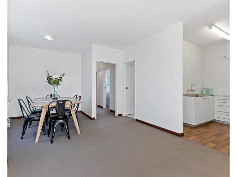 1/42 Robert Street, Como WA 6152