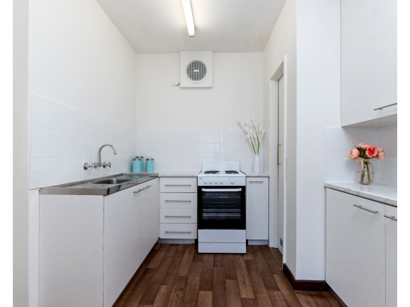 1/42 Robert Street, Como WA 6152