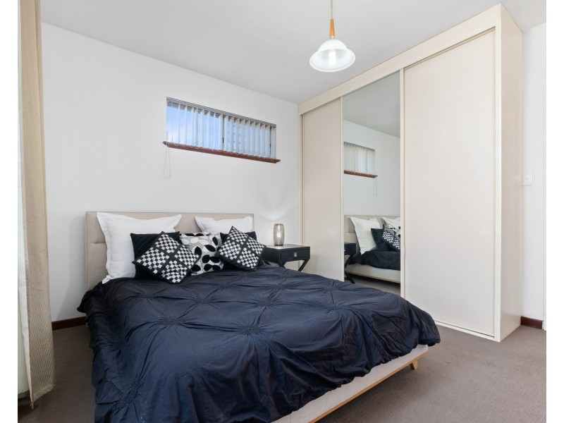 1/42 Robert Street, Como WA 6152