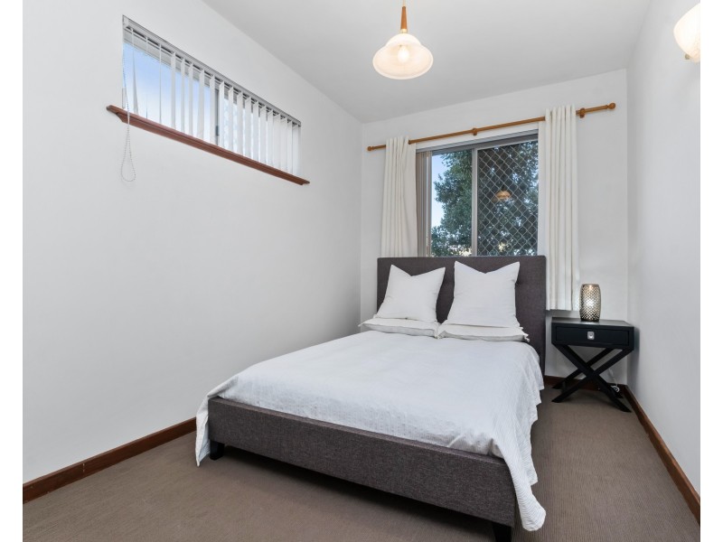 1/42 Robert Street, Como WA 6152