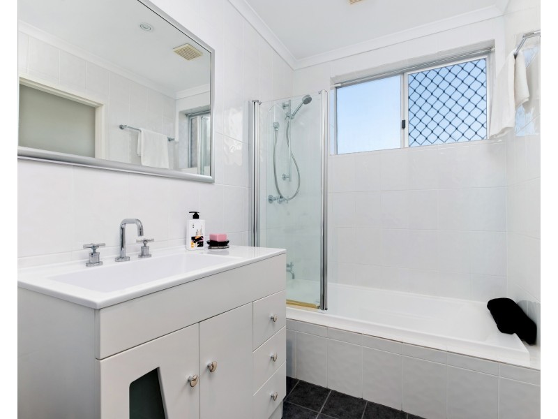 1/42 Robert Street, Como WA 6152