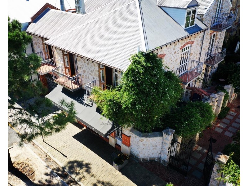 1/17 Essex Street, Fremantle WA 6160