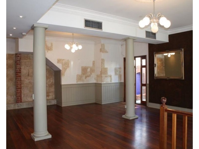 1/17 Essex Street, Fremantle WA 6160