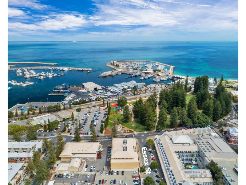 1/17 Essex Street, Fremantle WA 6160