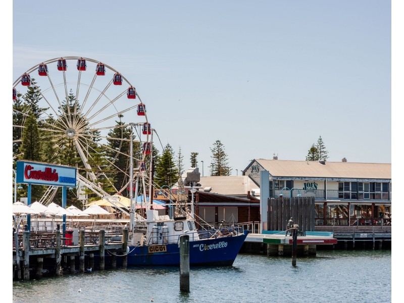 1/17 Essex Street, Fremantle WA 6160