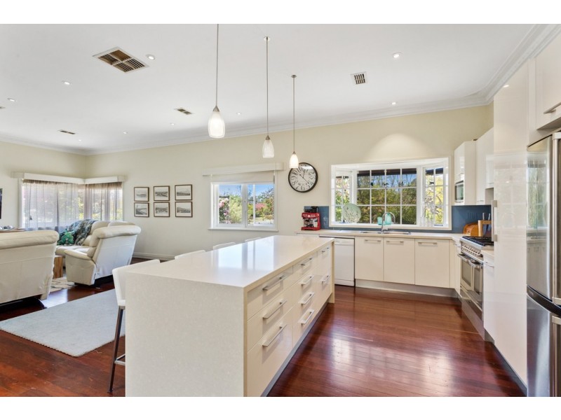 69 Hobbs Avenue, Como WA 6152