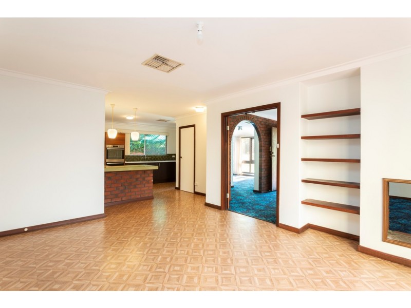 20 Regency Drive, Thornlie WA 6108