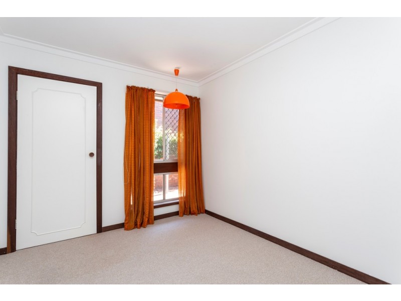 20 Regency Drive, Thornlie WA 6108