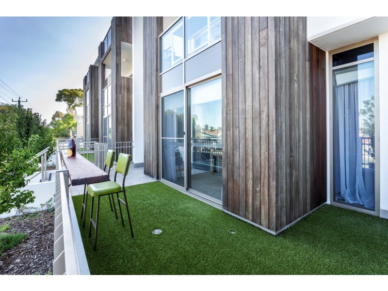 2/15 Leonard Street, Victoria Park WA 6100