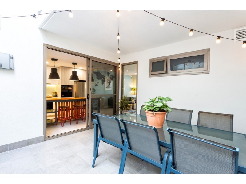 2/15 Leonard Street, Victoria Park WA 6100