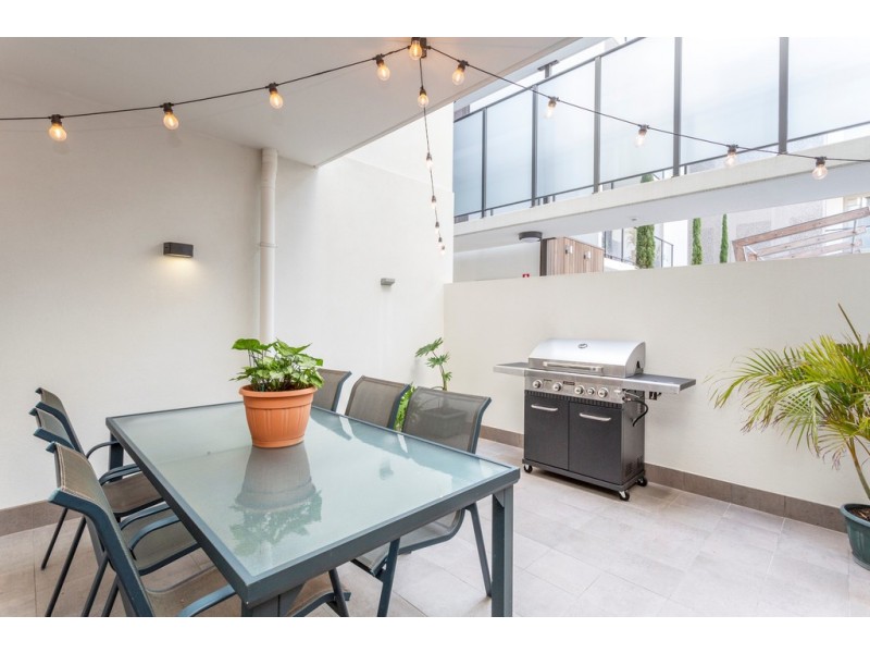 2/15 Leonard Street, Victoria Park WA 6100